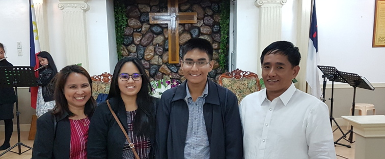 Pastor Bobby Widwidan of Victory Baptist Church Baguio and family